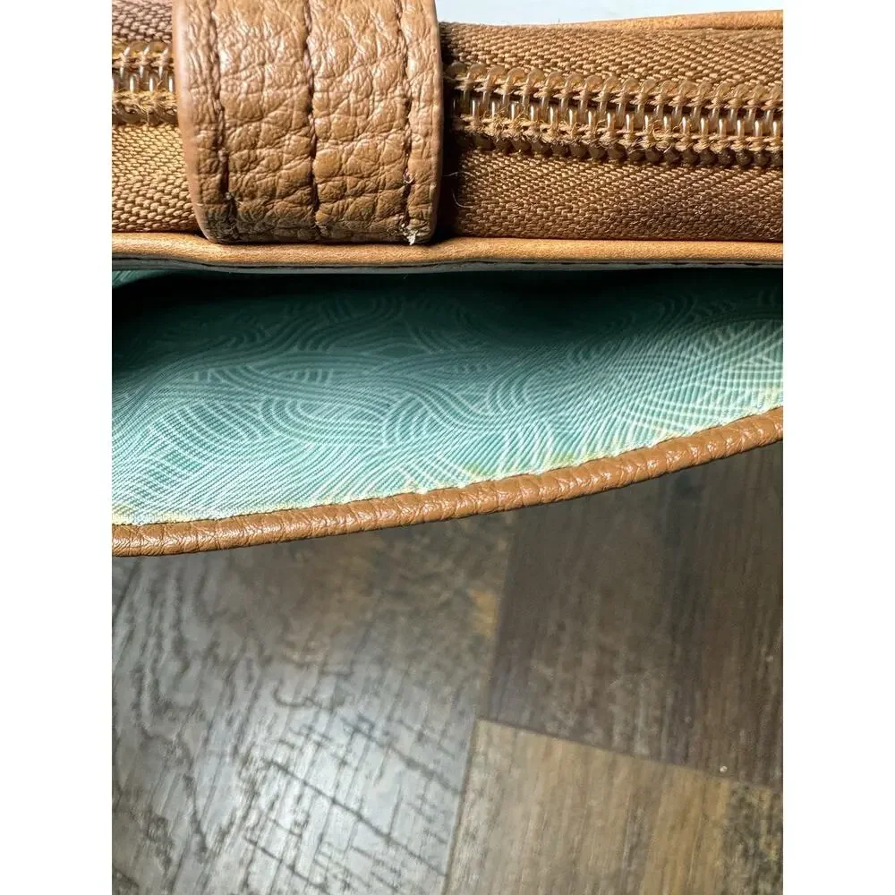 The Sak Iris Tobacco Leaf Phone Wallet Brown Tooled Leather Organizer Wristlet - Picture 4 of 13